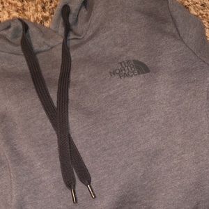 North face pullover